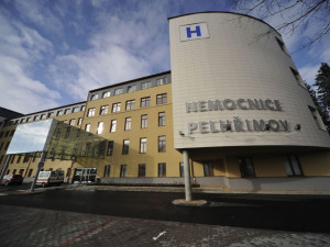 Pelhřimovskou nemocnici čeká velká změna. Na převozy už nebude nutný traktor