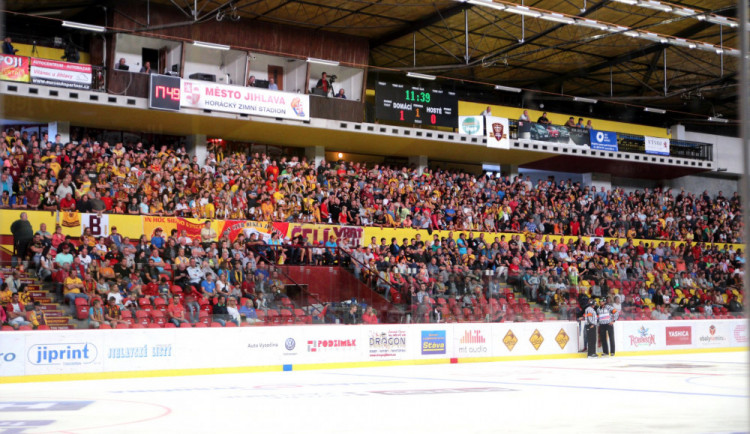 Premiérový zápas doma, první výhra. Hokejová Dukla rozdrtila České Budějovice