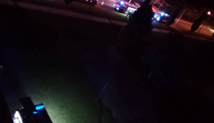 V Jihlavě na Dolině hořelo v jednom z bytů, v péči lékařů skončilo šest lidí