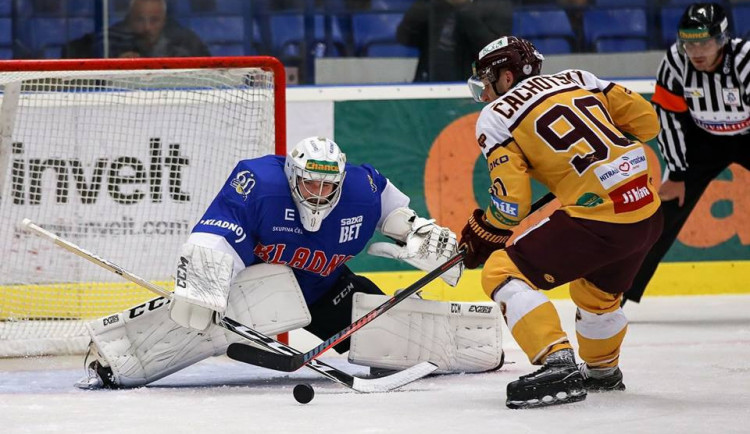 První body z venku! Dukla ve šlágru první ligy udolala Kladno na samostatné nájezdy