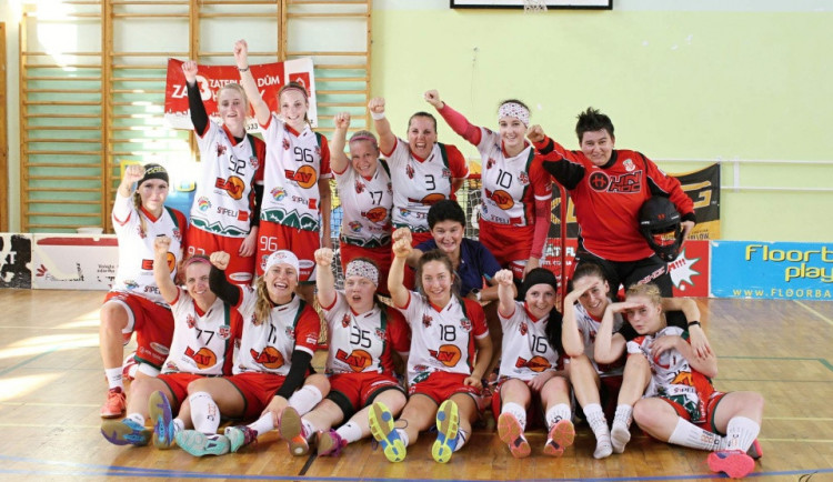 Florbalistky SK Jihlava vstoupily do první ligy jednou prohrou a jednou výhrou