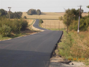 FOTO: Nově zrekonstruovaná silnice II/406 z Telče do Dačic je už v provozu