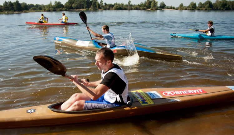 Lidé s epilepsií boří mýty, vyrážejí na vodácký triatlon. A závodníci podpoří malého Míšu