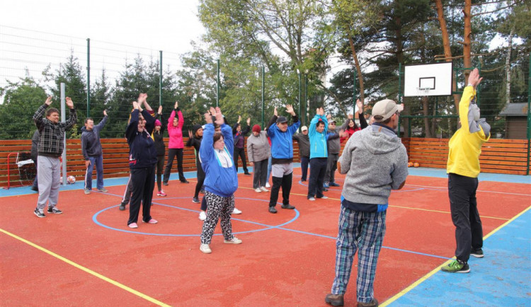 Jihlavský stacionář prošel modernizací.  Hřiště využijí také hendikepovaní sportovci