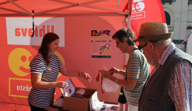 Jihlava pošle do rozvojových zemí více než čtyři stovky brýlí a skoro osmdesát kol