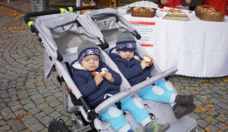 Středeční sbírka Koláč pro Bárku vynesla rekordní částku. Pomáhala celá Jihlava