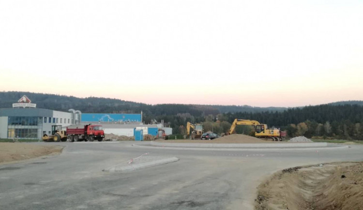 Výstavba nového kruhového objezdu na křižovatce II/406 a II/639