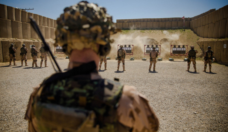 size4-15402377157205-60-ceska-armada1