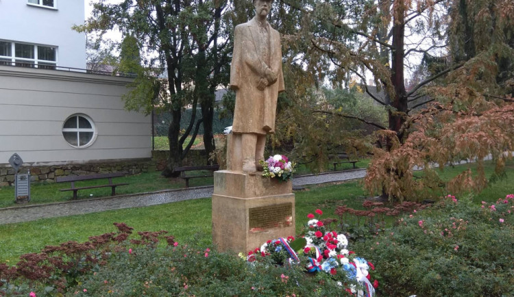 Jihlava oslavila stoleté výročí pietou u sochy T. G. Masaryka