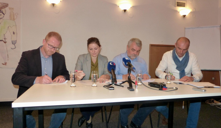 FOTO, VIDEO: V Jihlavě byla podepsána koaliční dohoda. Nové vedení chystá novinky