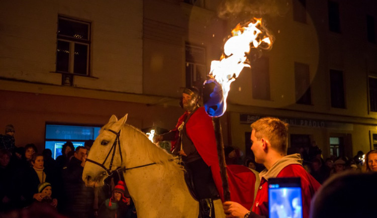 Svatý Martin má na průvod připraveno 30 tisíc zlaťáků. Magistrát odhalil doprovodný program