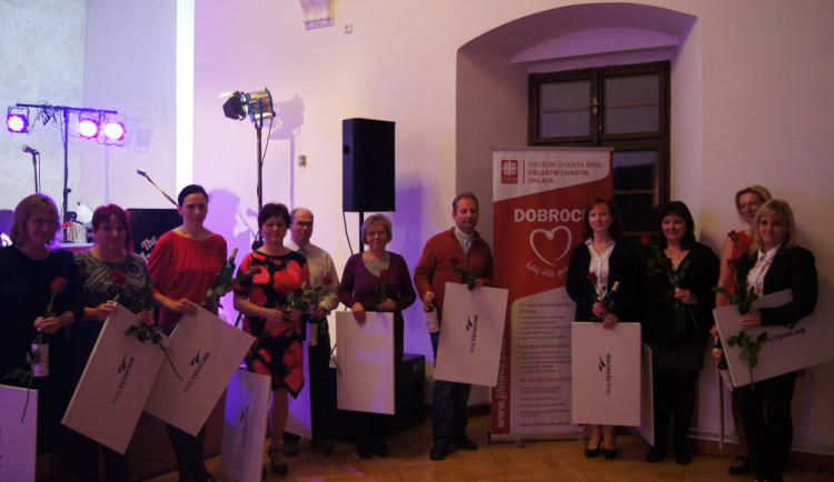 Ceny pro letošní Dobrochy byly rozdány. Slavnostní večer byl pojatý netradičně