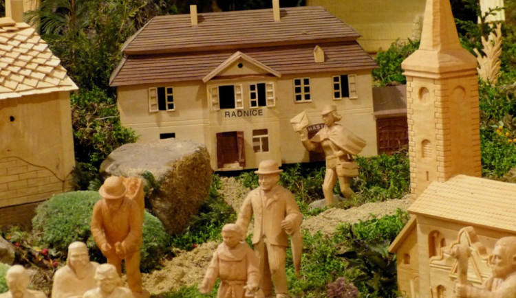 Muzeum v Třebíči vystaví více než stovku betlémů. Jsou z netradičních materiálů i zemí