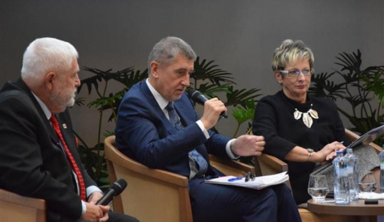 Jak dál s výstavbou nových jaderných zdrojů? Na toto téma přijel diskutovat i Andrej Babiš