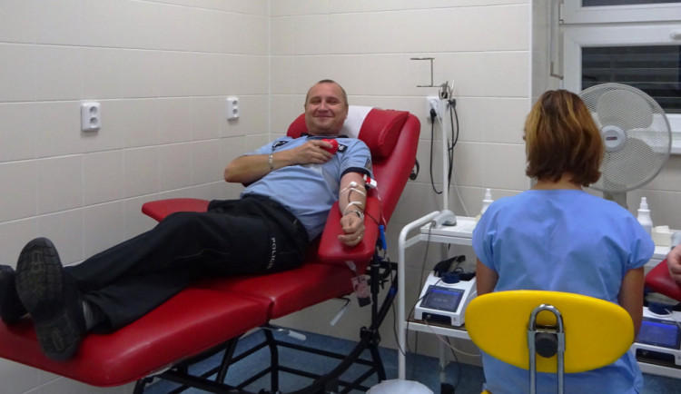 Policisté z Třebíče hromadně darovali krev a plazmu. Chtějí být vzorem pro ostatní