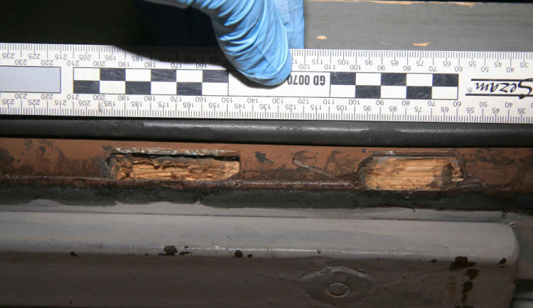 Vykrádali trafiky na Vysočině, přišli si skoro na milion korun. Hrozí jim až osm let za mřížemi 