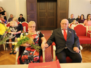 FOTO: Padesát let v manželství. Gotická síň jihlavské radnice zažila další zlatou svatbu