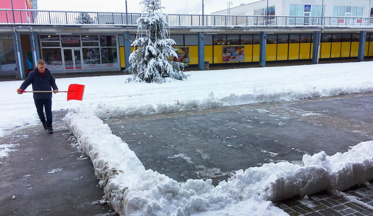 V areálu obchodního centra na Březinkách znovu vyroste kluziště.