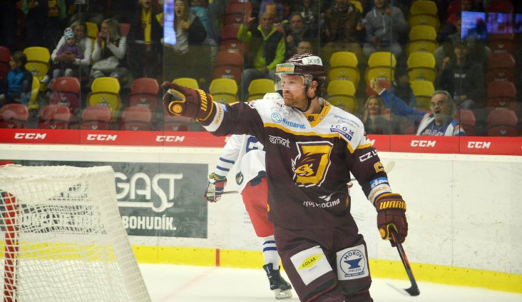 Žádná kanonáda, ale tři body zůstaly doma. Výhru Dukly proti Přerovu zajistila trefa Pekra