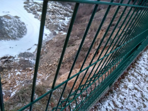 Do části hřbitova na Kalvárii byl omezen přístup. Kvůli skále, u které se sesula půda