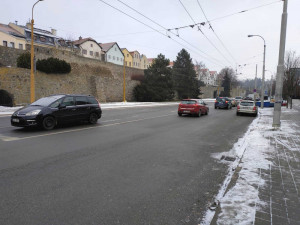 VIDEO: Řidiče v Jihlavě čeká další omezení. V březnu začne rozšíření Hradební ulice