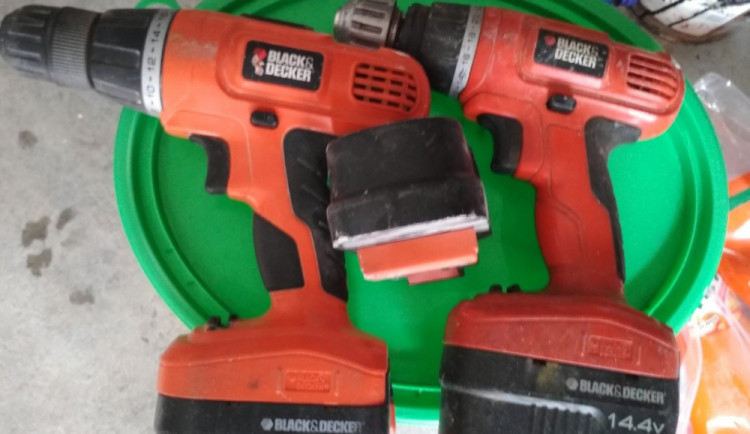 Zadržené předměty, které muž ukradl v chatách 