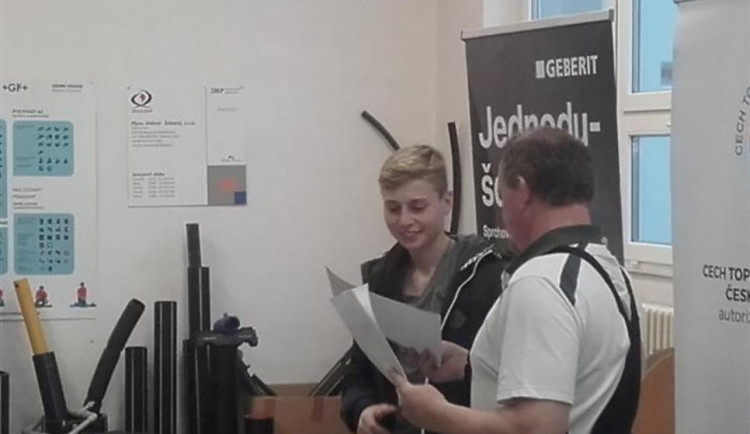 Budoucí instalatéři z jihlavské stavebky v krajské soutěži nenašli konkurenty