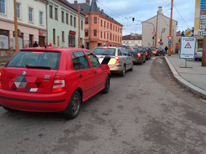 FOTO, VIDEO: Kritizovaný semafor na Žižkově ulici si vyžádala policie kvůli bezpečnosti před plánovanou zastávkou