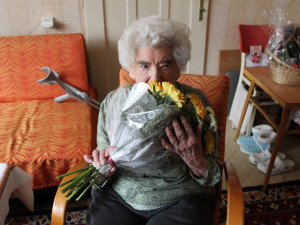 Jihlavačka Anna Tomková slaví sto let. Málo mastit a jíst hodně pohanky, radí ostatním