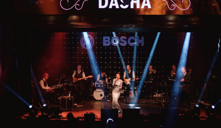 FOTO: Ples firmy Bosch Diesel ve stylu cirkusu se těšil mimořádnému zájmu, výtěžek putuje do Nemocnice Jihlava