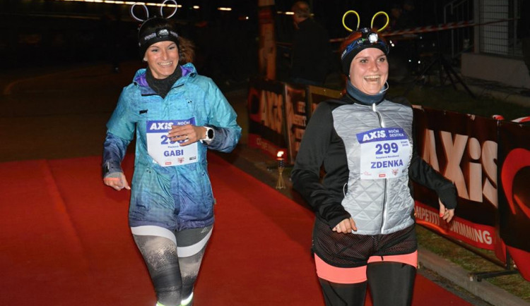 Na Axis Noční desítce byl nejrychlejší Jakub Exner, mezi ženami dominovala Petra Kotlíková