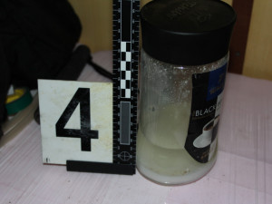 Policisté na Jihlavsku objevili varnu pervitinu. Dealer drogu měnil třeba i za hlídání dítěte