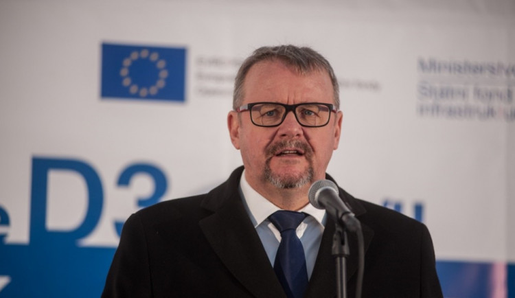 Ministr dopravy Ťok dobrovolně končí ve vládě