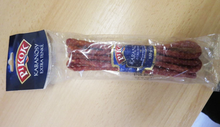 Klobásky s vepřovým a hovězím. Jenže bez hovězího. Inspekce odhalila další podvod