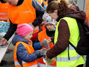 Do akce "Čistá Vysočina" se zapojili i zaměstnanci jihlavského Bosche, z přírody vynesli přes půl tuny odpadků