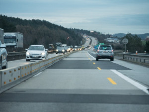 Bourání nadjezdu zastaví v sobotu provoz na dálnici D1 u Velkého Meziříčí