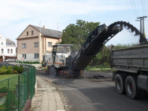 Dopravu mezi Jihlavou a Pelhřimovem od příštího týdne zpomalí semafory, modernizuje se silnice