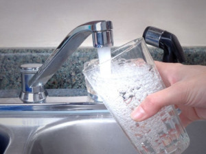 Platby za pitnou vodu na Vysočině v loňském roce stouply o čtyři procenta