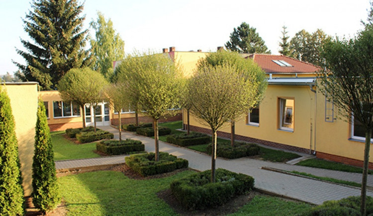 Jihlavské Speciálně pedagogické centrum se stěhovat nebude. Rodiče zorganizovali petici