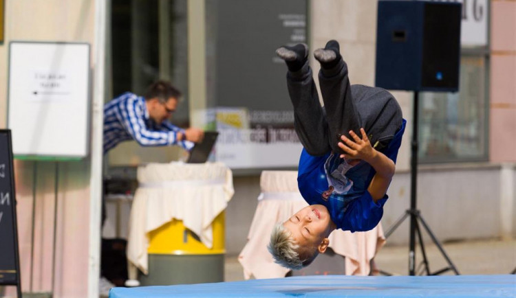 Nachystejte klobouky! Jihlava už tento pátek zažije další Busking