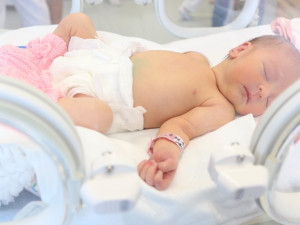 Novorozence v jihlavské nemocnici pomohou hlídat nové monitory dechu