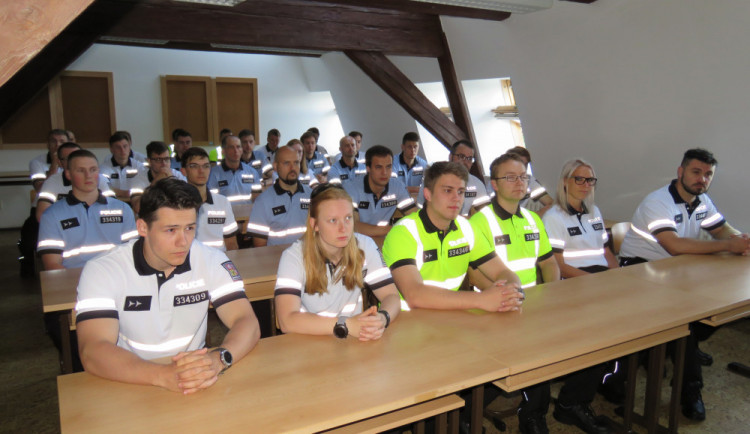Policejní nováčci po letech absolvují roční odbornou přípravu v Jihlavě