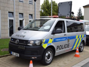 Policisté na Vysočině mají dvě nová vozidla. Budou s nimi kontrolovat bezpečnost i kamiony