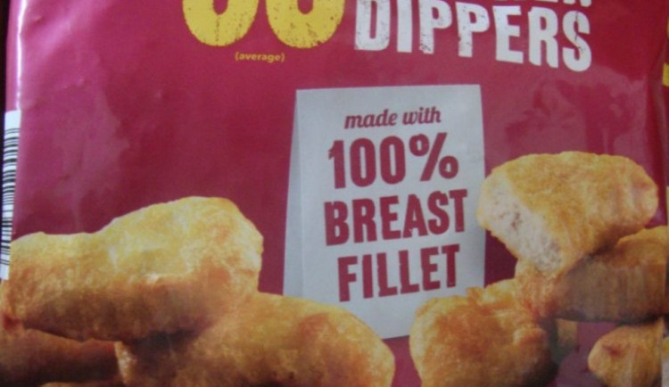 Iceland prodával řízky s plastem, veterináři nařídili stažení  