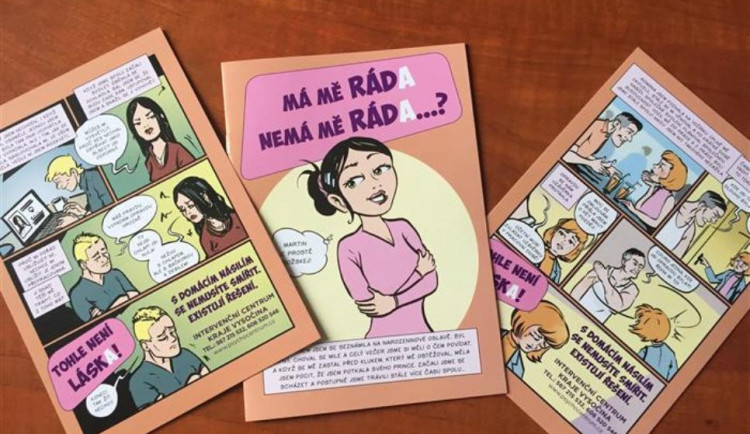 Jak poznat domácí násilí? Co je ve vztahu ještě normální? Odpovědět pomohou nové brožury