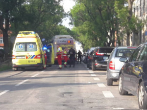 Řidič autobusu v Jihlavě srazil opilého chodce, který přecházel na nepřehledném místě