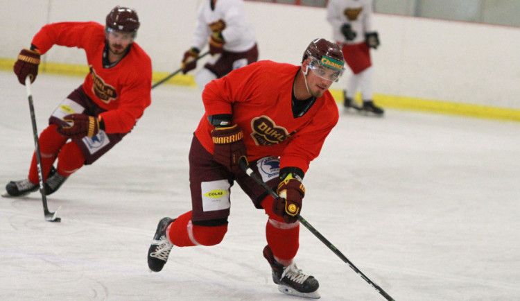 Dukla vyjela poprvé na led. K týmu se na zkoušku připojili Fronk, Lichanec a Davídek