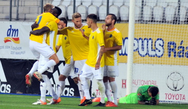 Domácí premiéra se vydařila. Vysočina porazila Vítkovice 3:0 a poskočila do čela tabulky