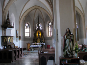 V chotěbořském kostele hořel oltář a zpovědnice, škoda přesáhne milion korun