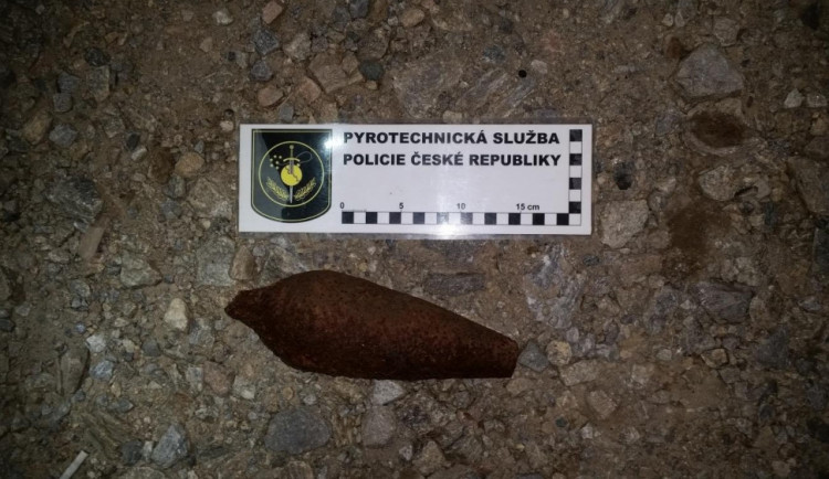 Houbař objevil dělostřeleckou minu z druhé světové války